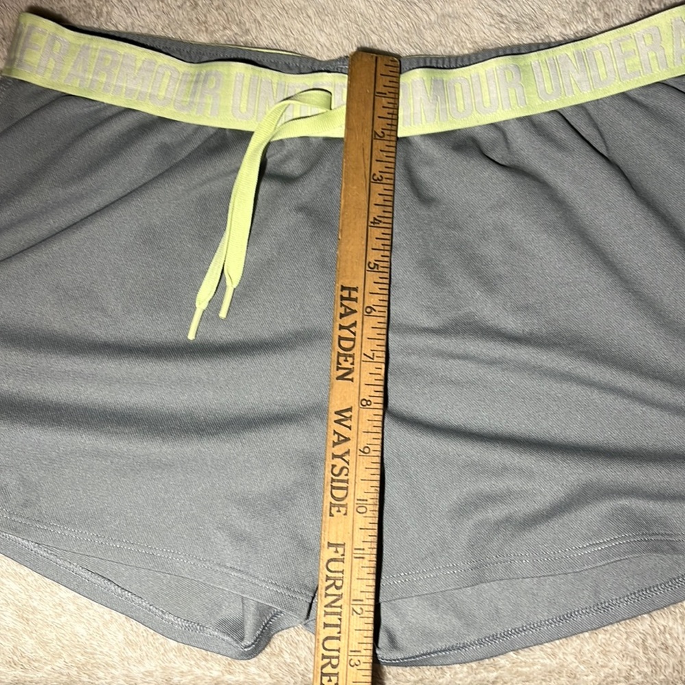 Under Armour Heat Gear Athletic Running Shorts - Picture 7 of 8